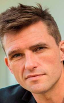 Актер Дэниэл Фредериксен