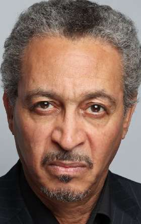 Актер Джеффри Бертон