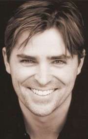 Актер Каван Смит