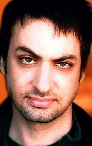 Актер Стивен Фулл