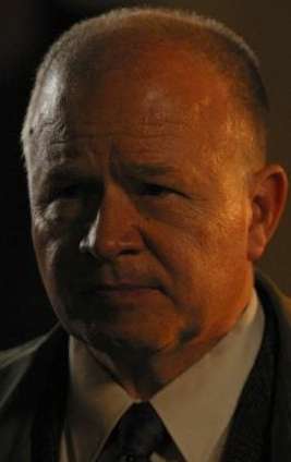 Актер Стивен Е. Миллер