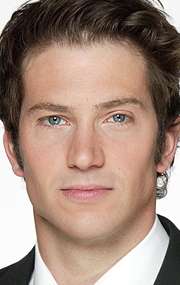 Актер Люк Робертс