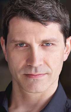 Актер Пол Эссимбр