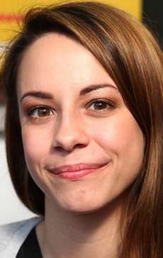 Актер Аделин Четеил