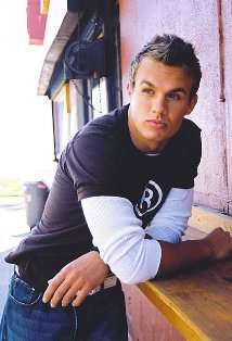 Актер Арти Бакстер