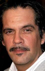 Актер Никки Кэтт