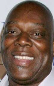 Актер Том Бэрри