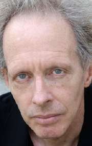 Актер Джефри Кэри