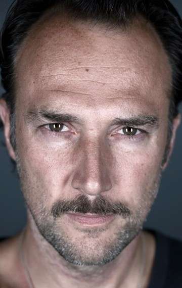 Актер Карлос Леаль