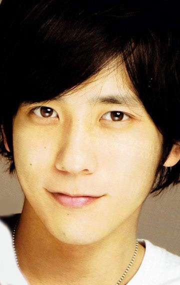 Актер Кадзунари Ниномия