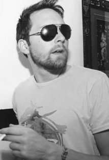 Актер Нил Линпоу