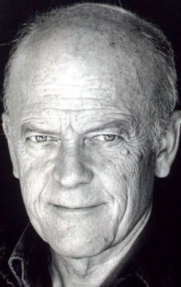 Актер Майкл Бирн