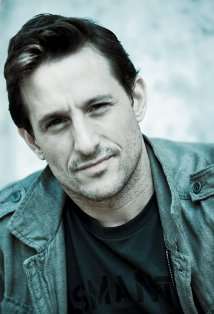 Актер Кенни Джонстон