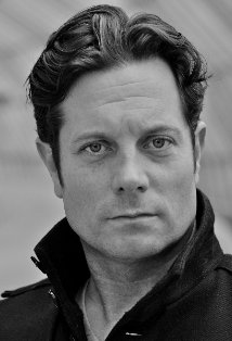 Актер Крэйг Варнок