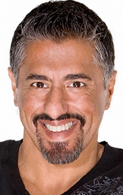 Актер Парм Сур