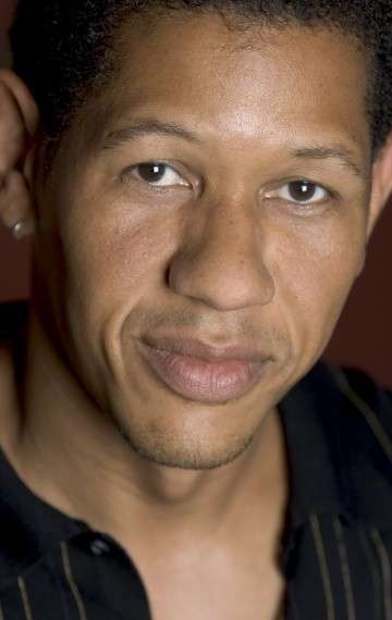 Актер Скотт Лоуренс