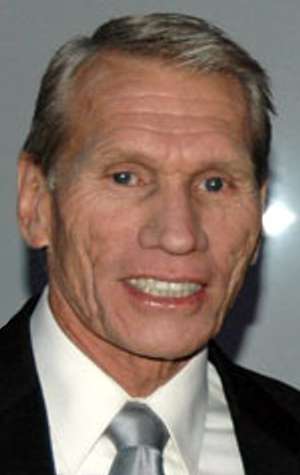 Актер Хэнк Стоун