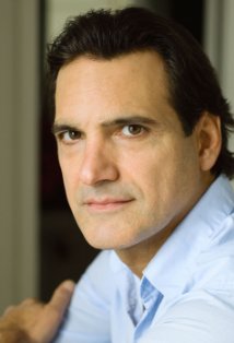 Актер Мэтт Осиан