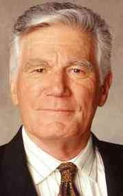 Актер Митч Райан