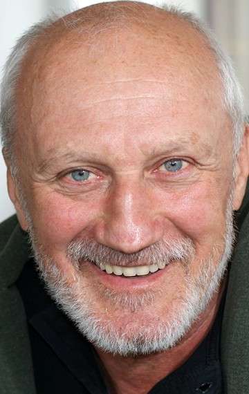 Актер Юрий Беляев