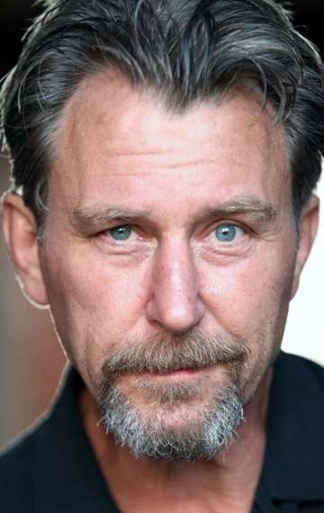 Актер Тимоти Кархарт