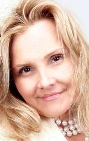 Актер Чарити Джеймс