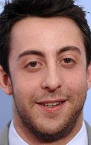 Актер Адам Роуз