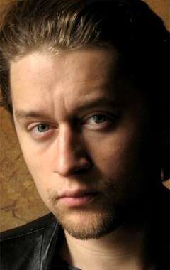 Актер Адриан Тополь