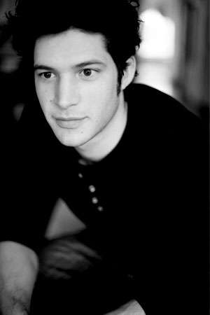 Актер Эрик Брунэо