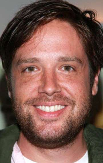 Актер Зак Орт