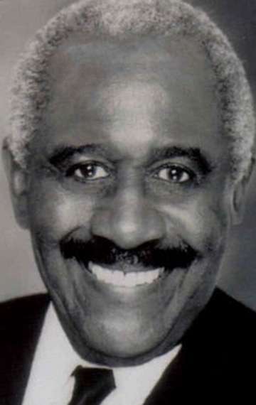 Актер Роберт Дукуй