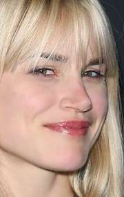 Актер Элисон Фолланд