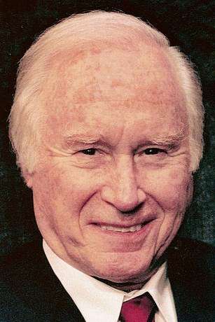 Актер Джордж Коу