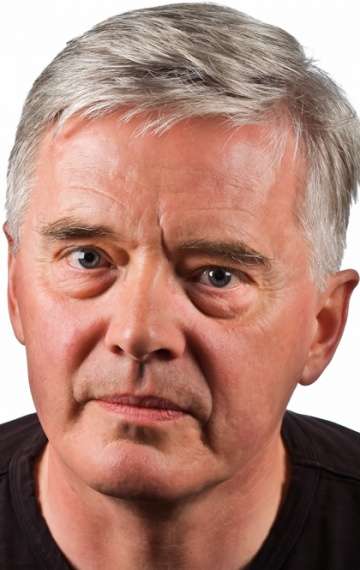 Актер Росс МакМиллан