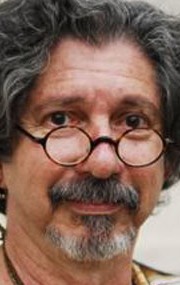 Актер Себастьян Лемос