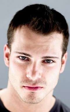 Актер Шон Робертс