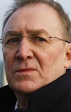 Актер Дермот Краули