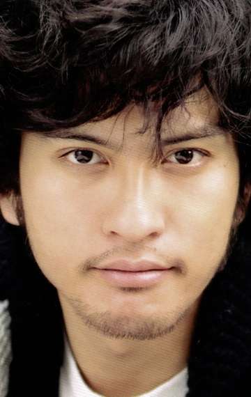 Актер Томоя Нагасе