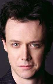 Актер Адам Рейд