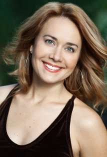 Актер Каррон Грейвз