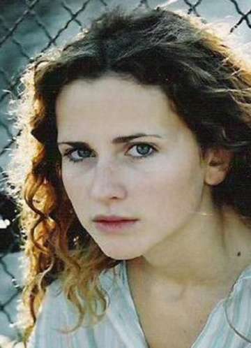 Актер Жозефин Серр