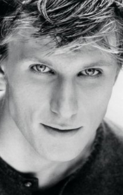 Актер Филлип Джеймс Гриффит