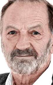 Актер Джон МакИнери