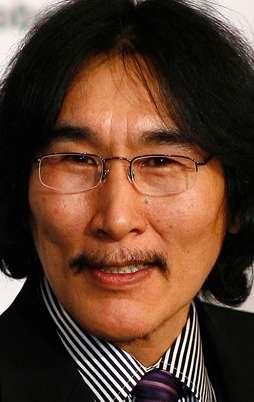 Актер Натар Унгалаак