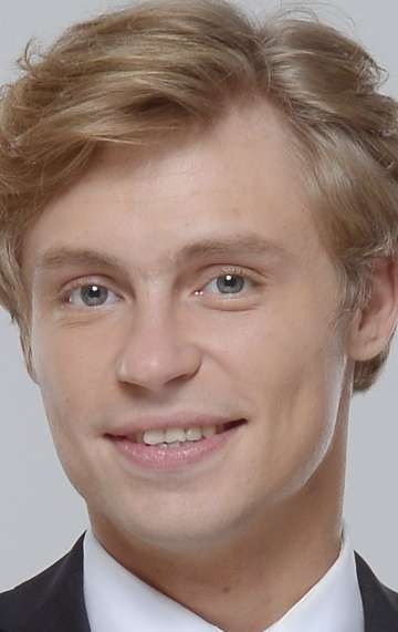 Актер Александр Головин