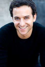 Актер Дэниэл Дуган