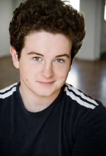 Актер Адам Хендершотт