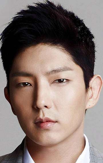 Актер Ли Чжун Ги