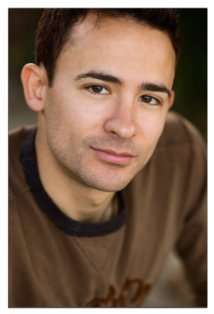 Актер Рафаэль Баркер