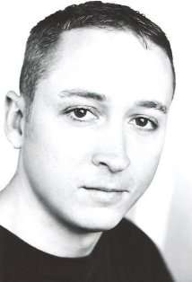 Актер Мэтт Баркер